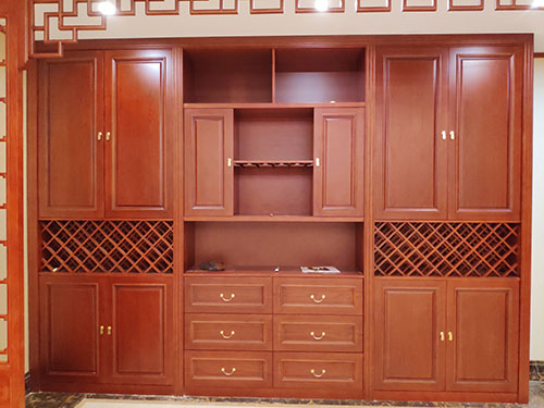 伊犁中式家居装修之中式酒柜装修效果图